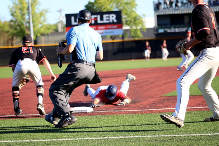 Derek Dahlke beat the throw to slide safely into third in the sixth inning, but the Tigers just couldn’t bring him home.